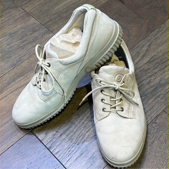 ECCO Soft Suede Loafers Taupe Size 40 EUC (US 9) - Picture 1 of 4